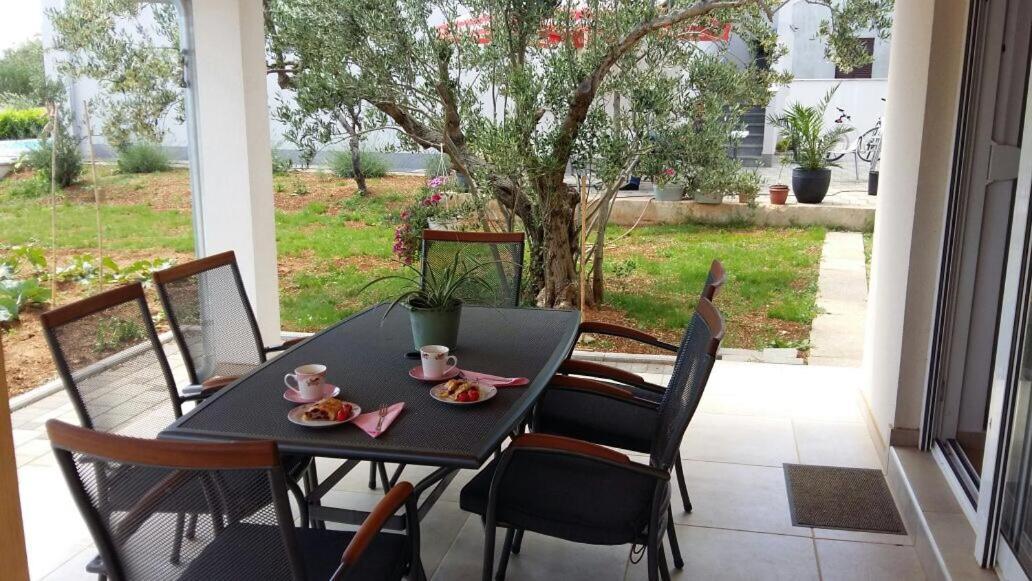 Family Holiday Home Turanj Εξωτερικό φωτογραφία